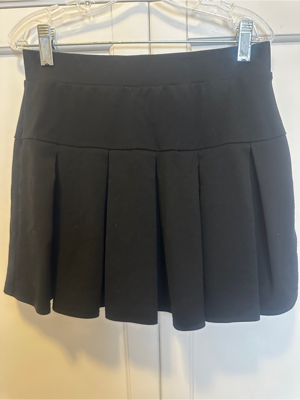 American Eagle Outfitters Black Pleated Skater Skirt- XS